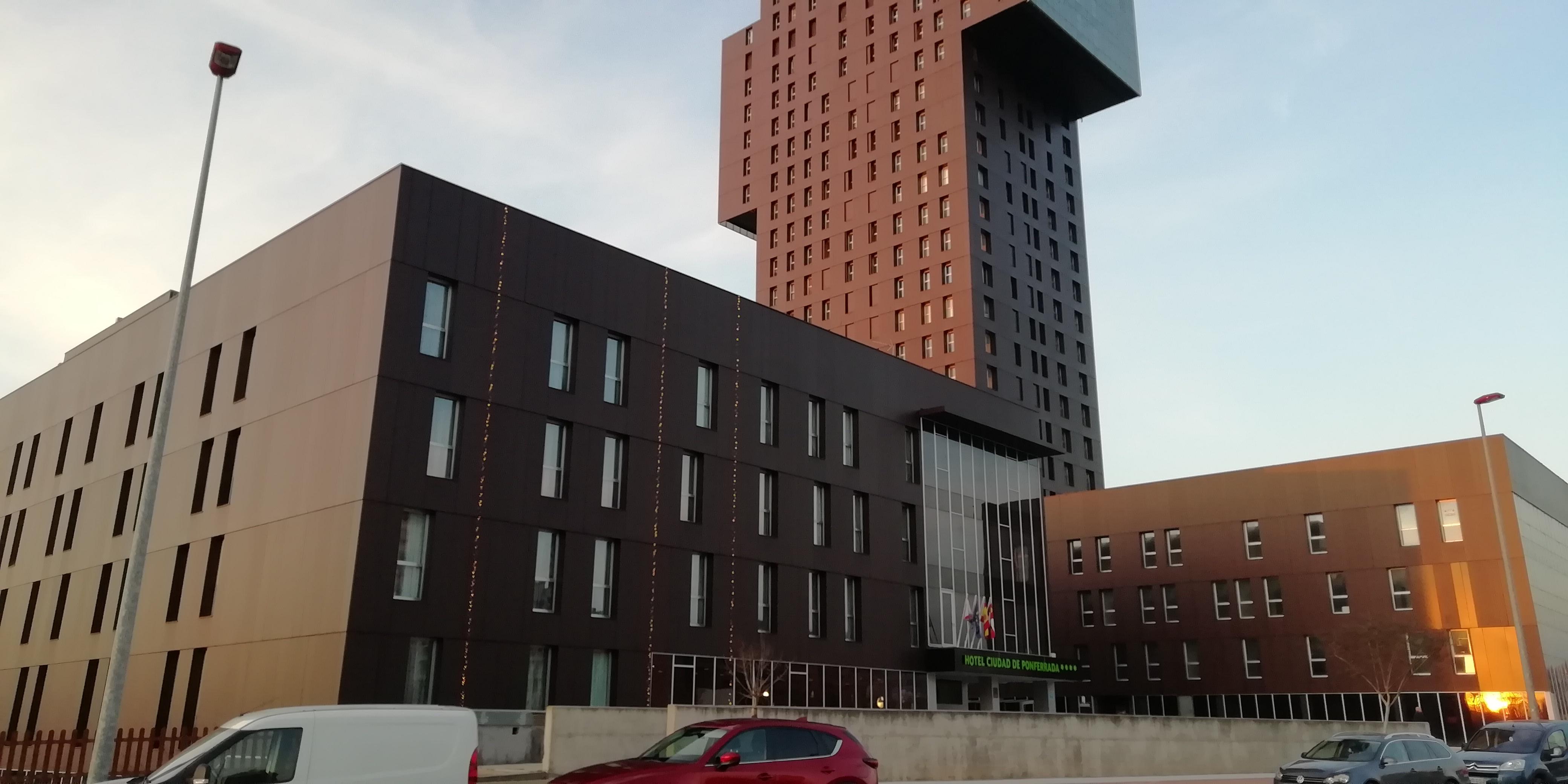 Hotel Ciudad De Ponferrada, Ascend Hotel Collection Exterior photo