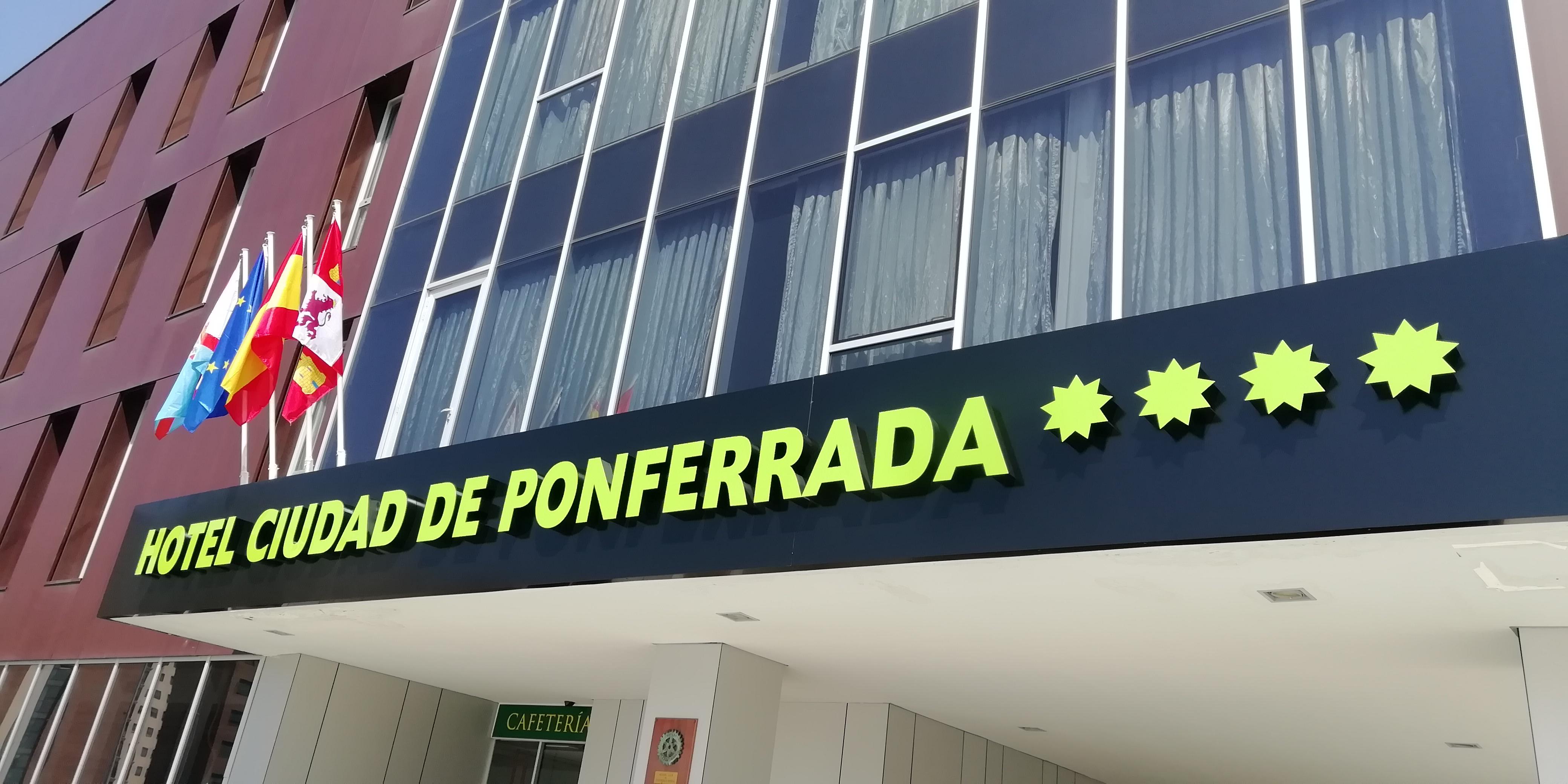Hotel Ciudad De Ponferrada, Ascend Hotel Collection Exterior photo