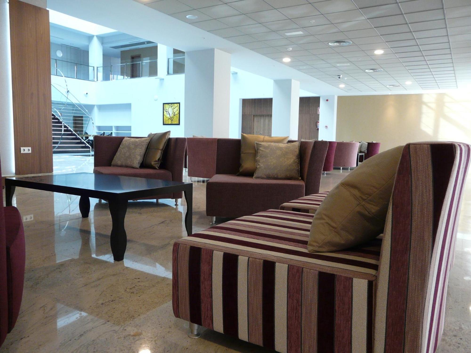 Hotel Ciudad De Ponferrada, Ascend Hotel Collection Exterior photo
