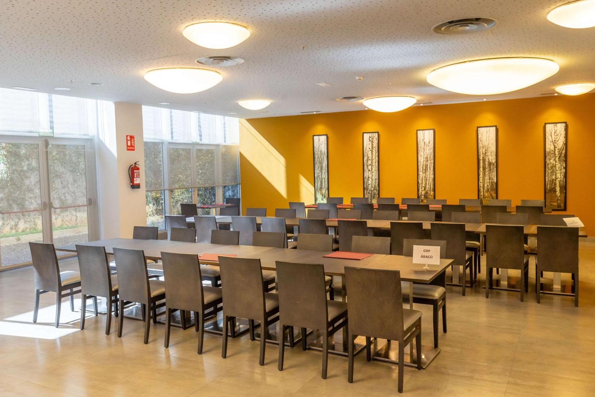 Hotel Ciudad De Ponferrada, Ascend Hotel Collection Exterior photo